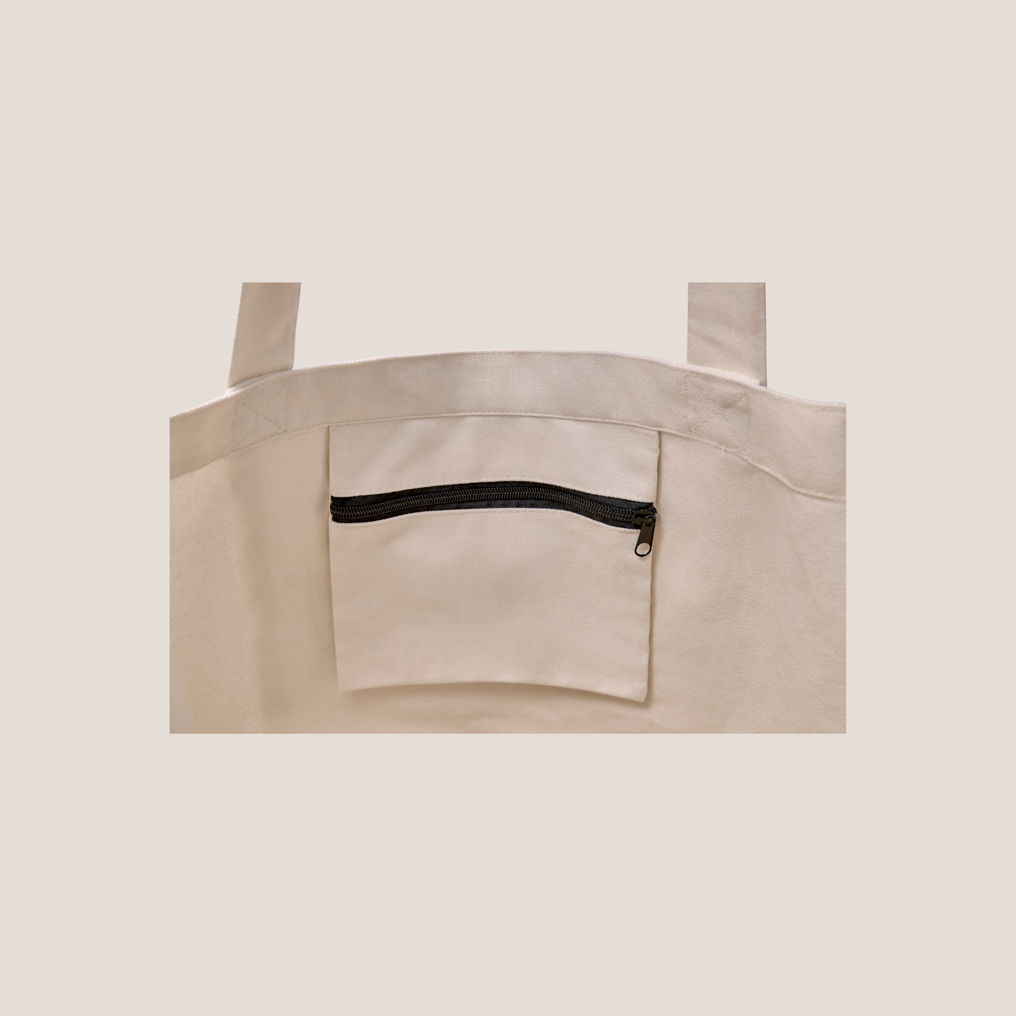 yardin zayel Canvas Tasche Flowtote innenansicht mit Stauraum. Schwarzer Reißverschluss auf Canva Naturmaterial